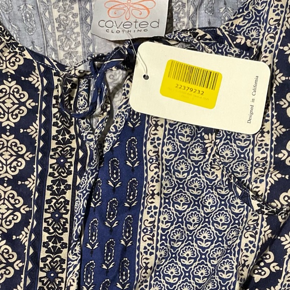 Women’s Size Small Bell Sleeves Tunic - Picture 5 of 5